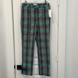 NWT Urban outfitters size 6 crop jeans with front slip.